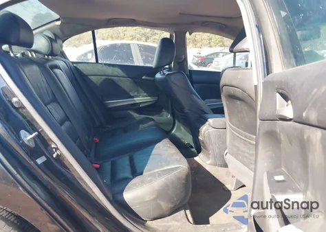 2010 Honda Accord 2.4 Ex-L z USA, uszkodzony, nr VIN 1HGCP2F86AA135899